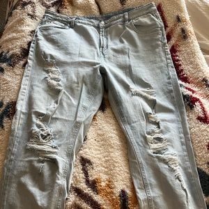 Relaxed Distressed Straight leg jeans